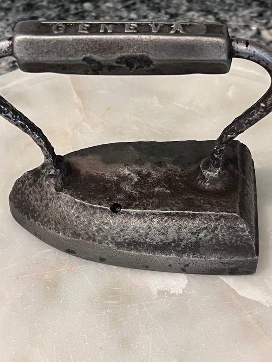 Geneva Other - Geneva Cast Iron Sad Iron Flat Iron Primitive Laundry Collectible 5"